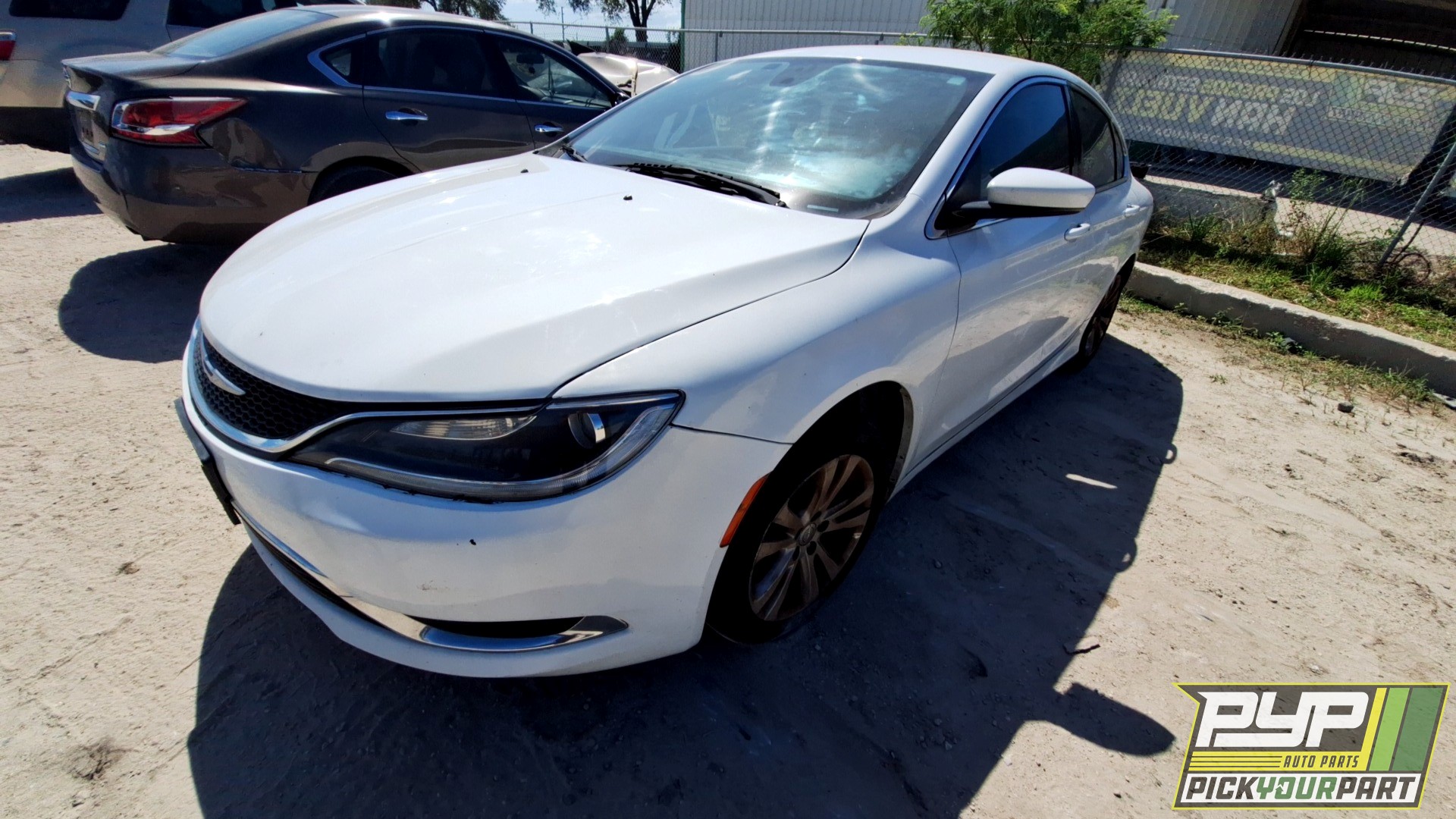 2015 CHRYSLER 200 partes disponibles