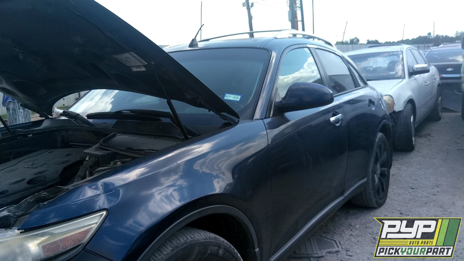 2005 INFINITI FX35 available for parts