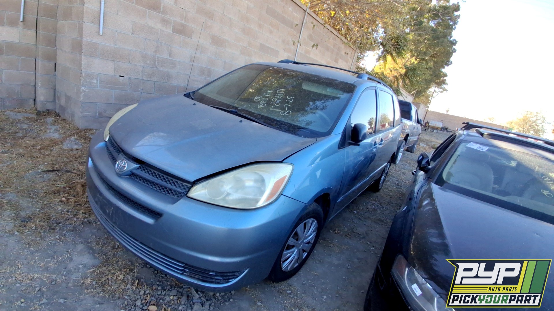 2004 TOYOTA SIENNA partes disponibles