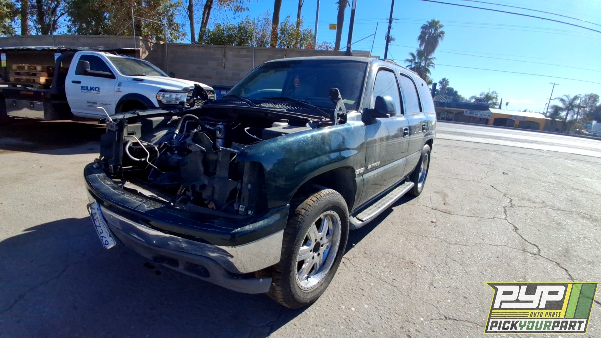 2001 CHEVROLET TAHOE available for parts