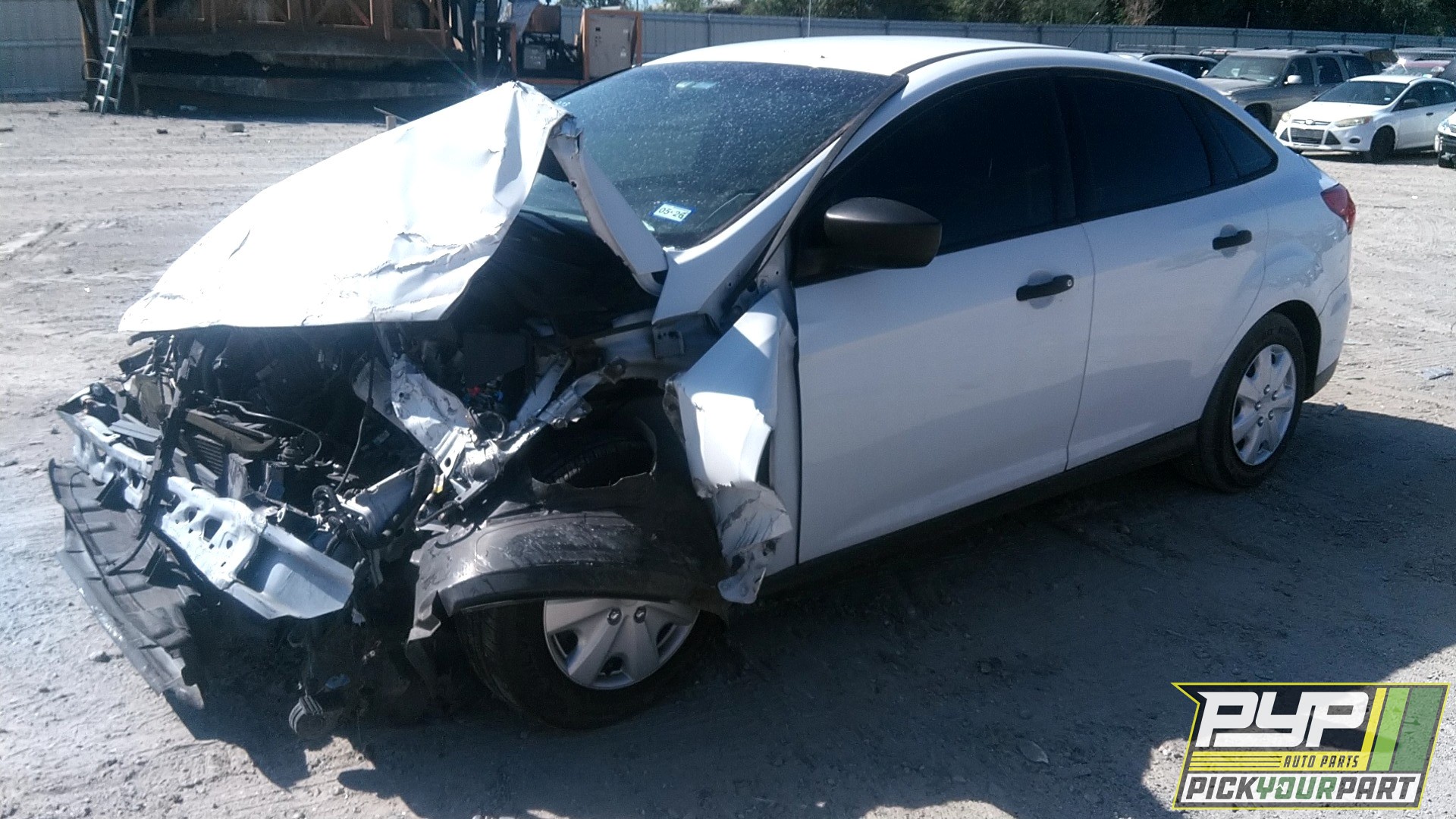 2015 FORD FOCUS available for parts