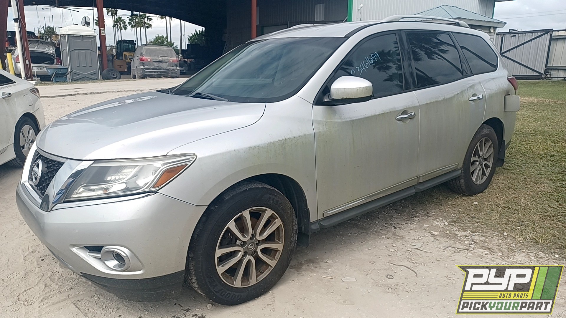 2014 NISSAN PATHFINDER available for parts
