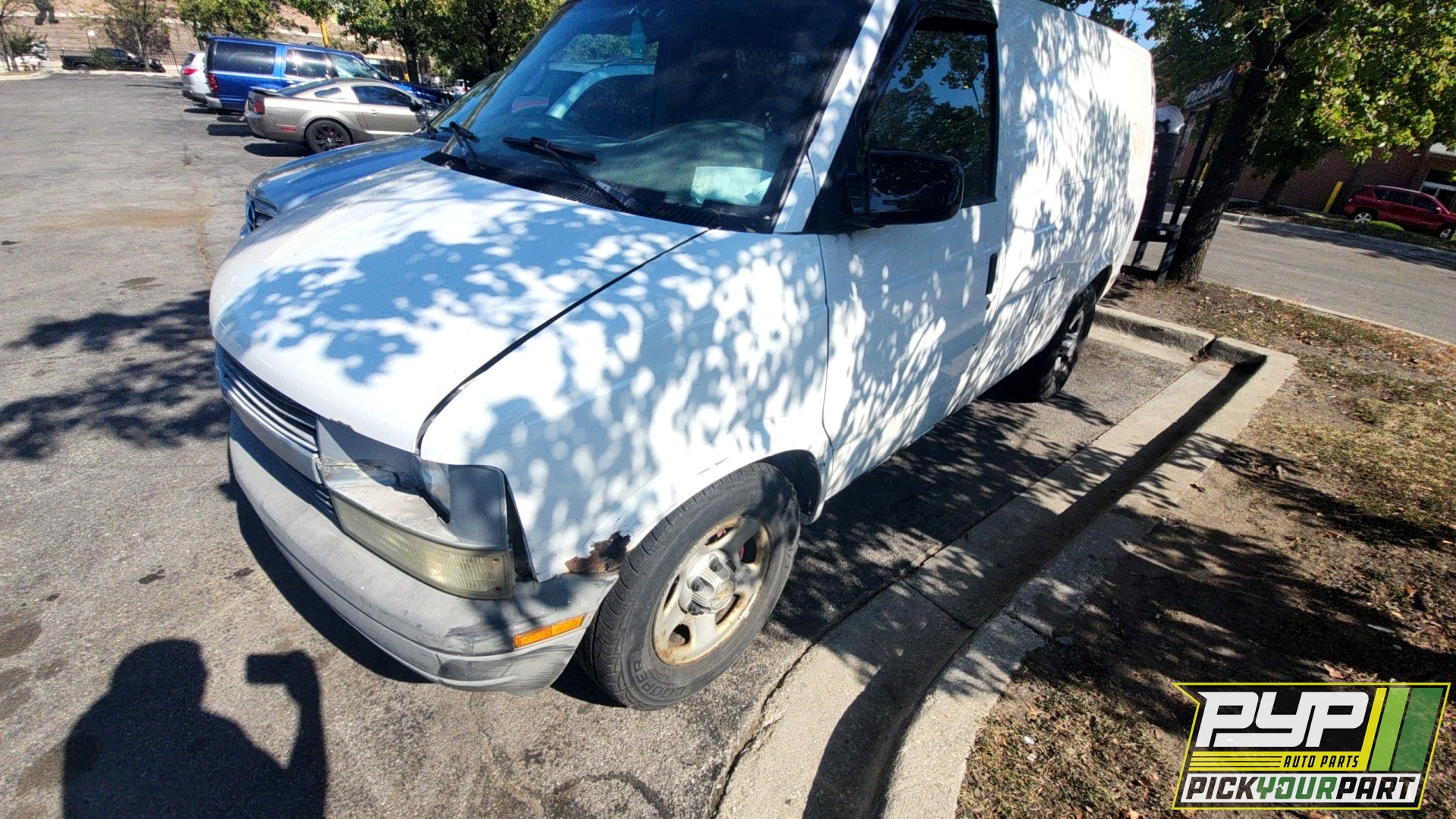 2004 CHEVROLET ASTRO available for parts