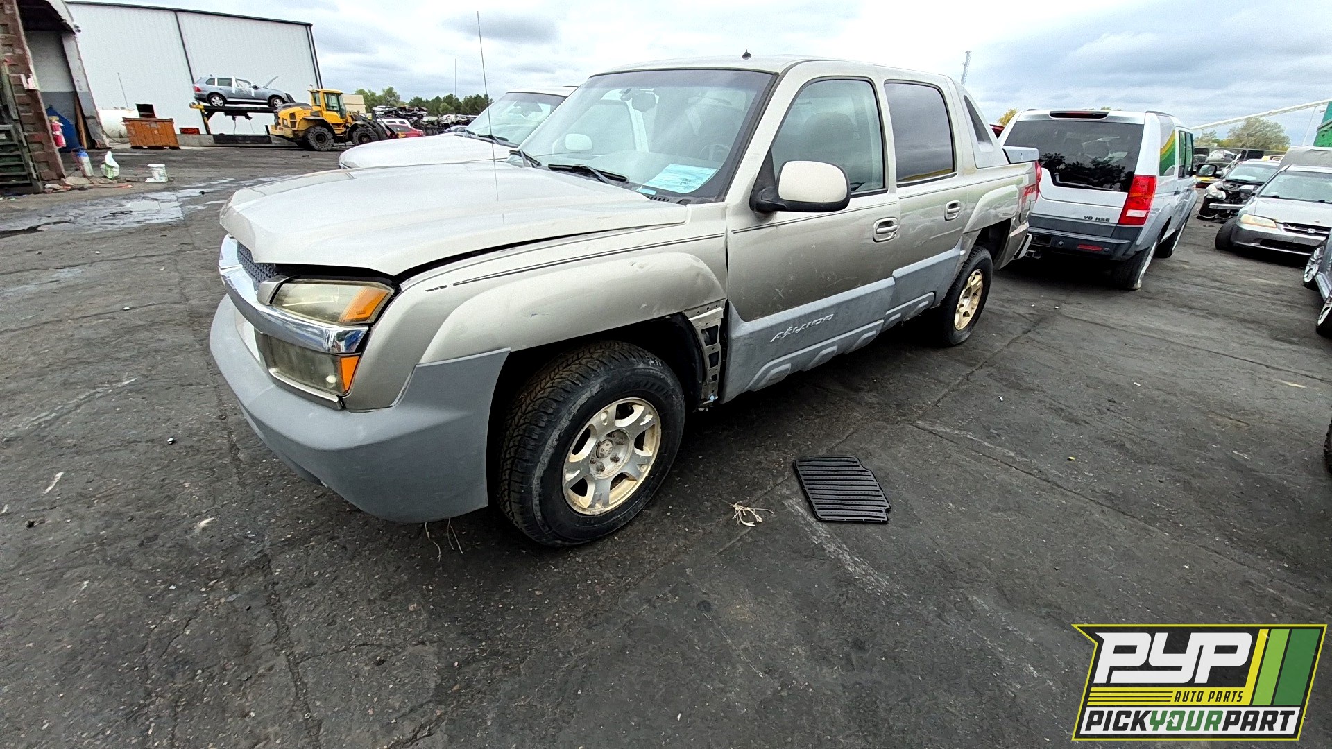 2002 CHEVROLET AVALANCHE 1500 available for parts