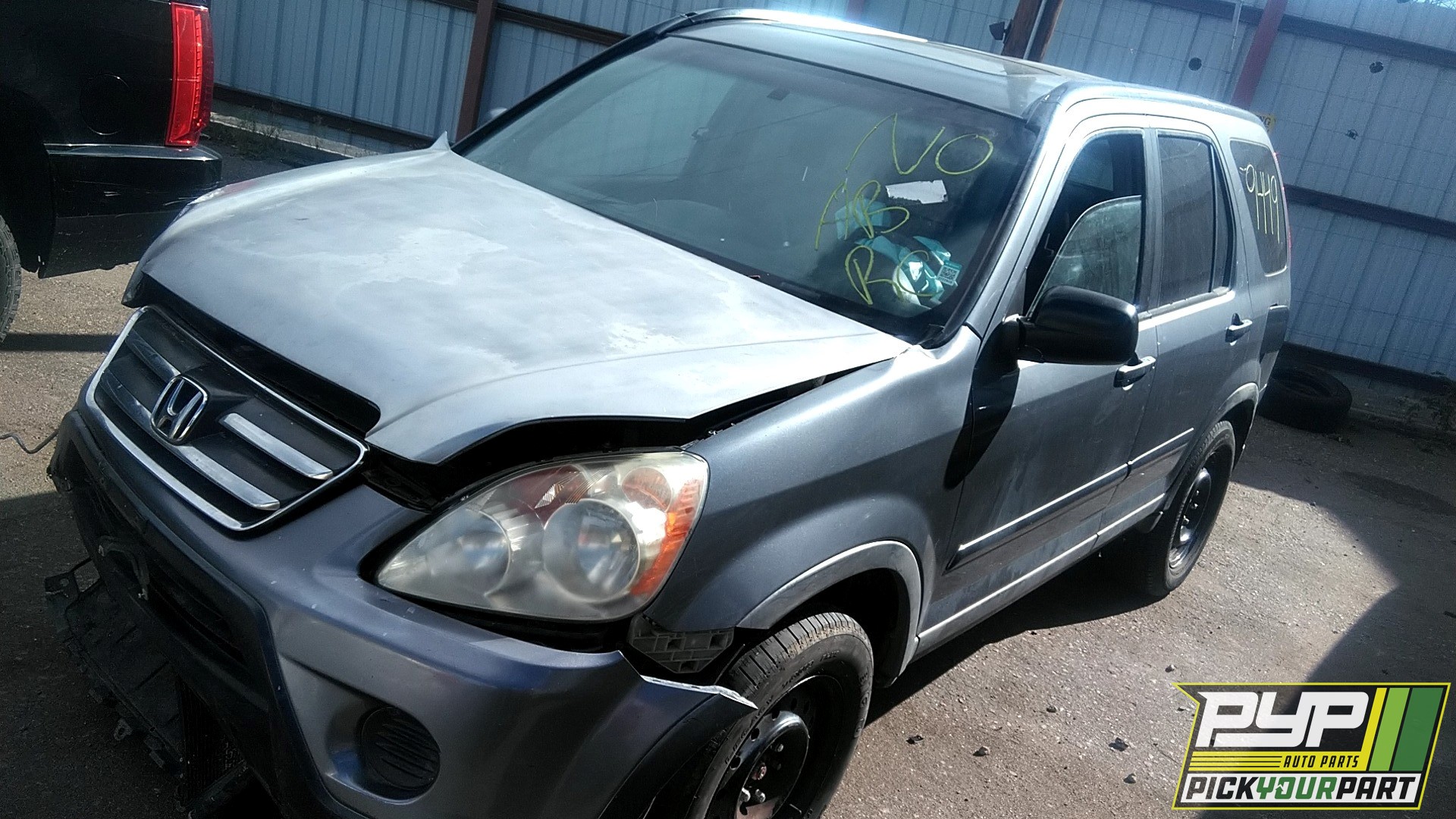 2005 HONDA CR-V available for parts