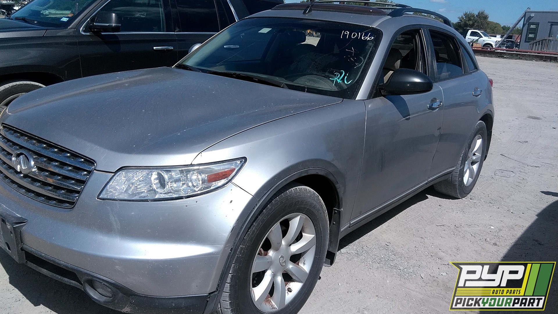 2005 INFINITI FX35 available for parts