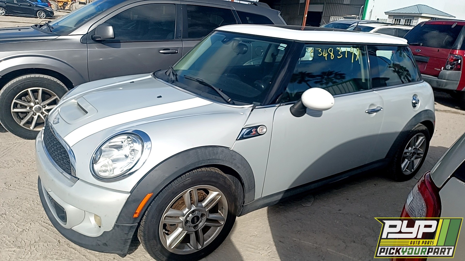 2013 MINI COOPER partes disponibles