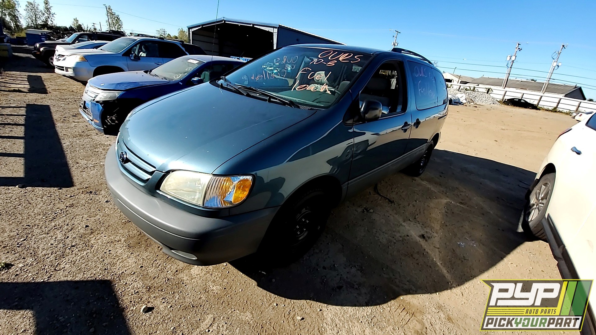 2003 TOYOTA SIENNA available for parts
