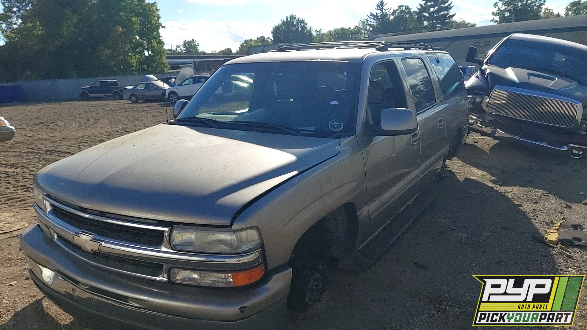 2001 CHEVROLET SUBURBAN 1500 available for parts