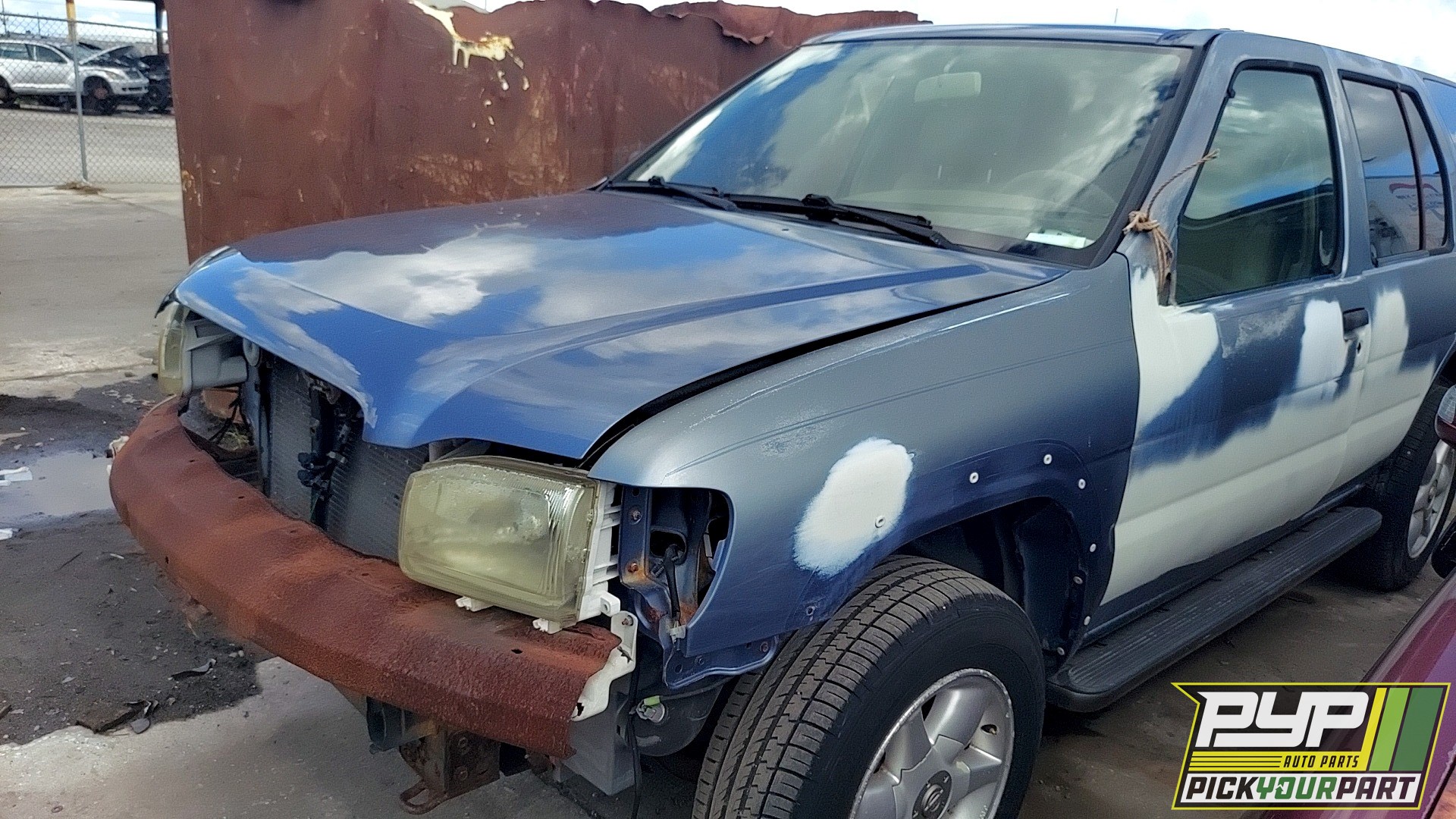 2000 NISSAN PATHFINDER available for parts