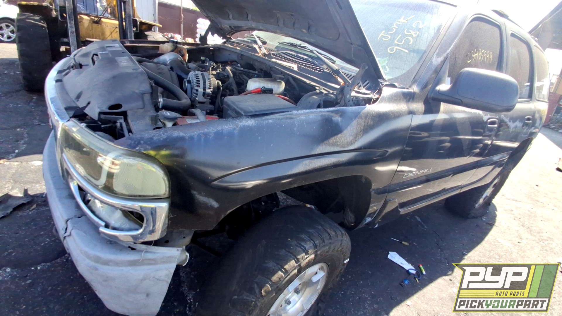 2003 GMC YUKON available for parts