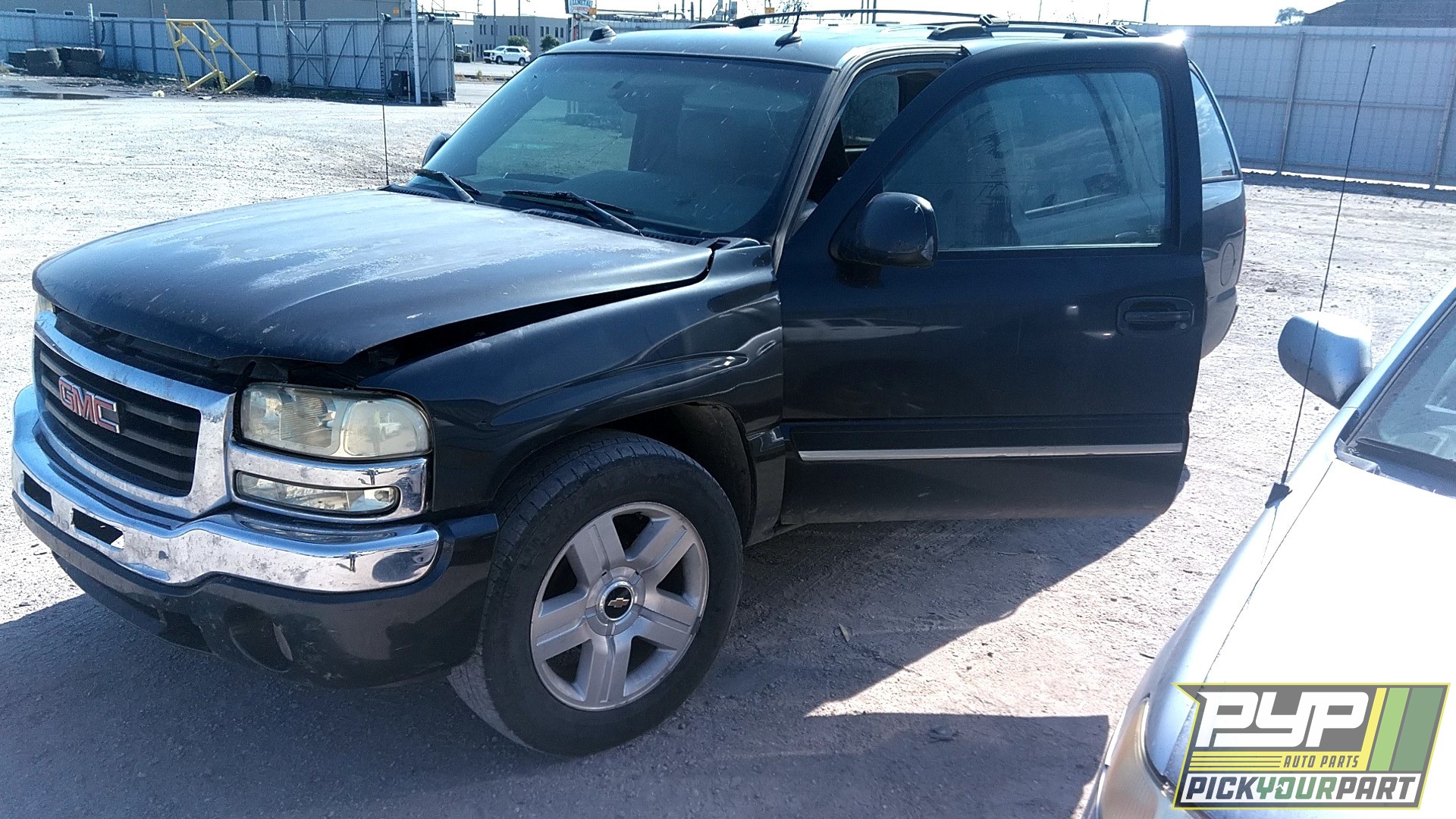 2004 CHEVROLET TAHOE available for parts