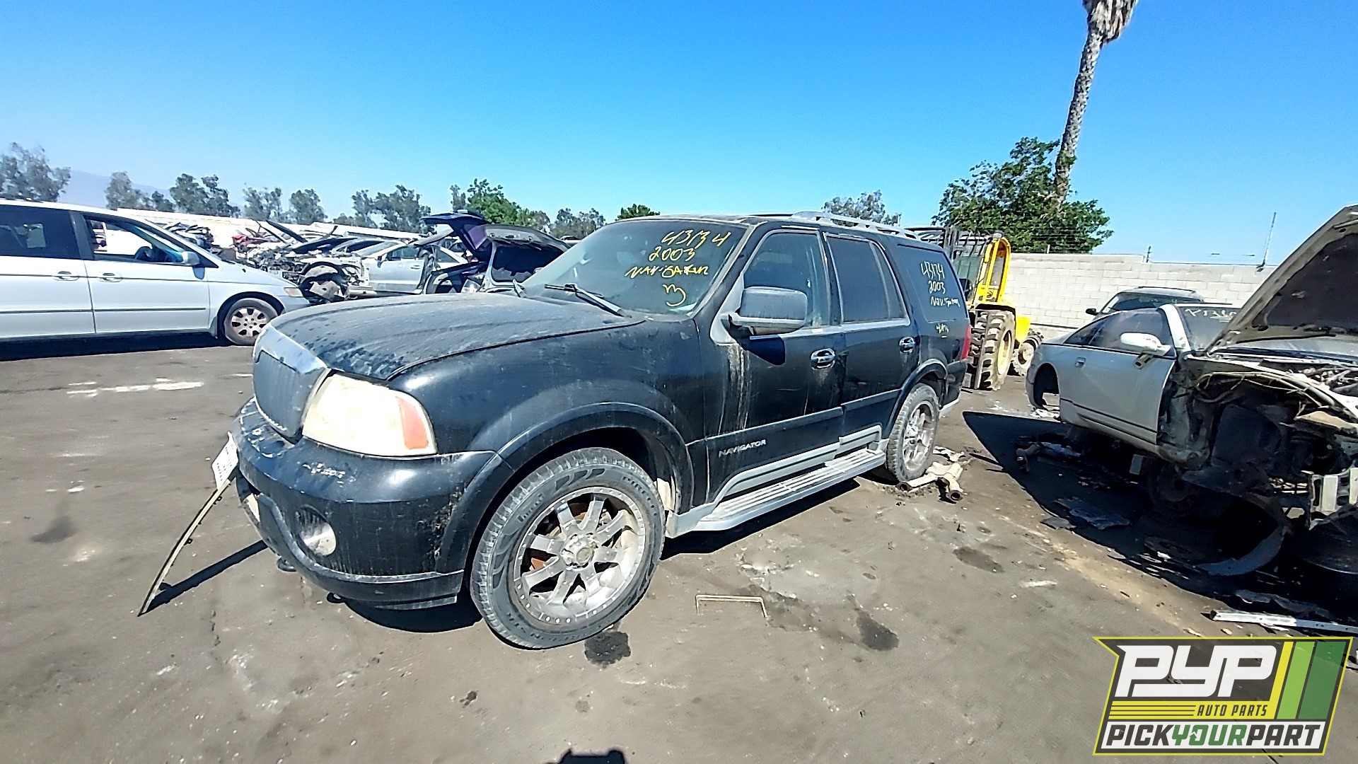 2003 LINCOLN NAVIGATOR available for parts
