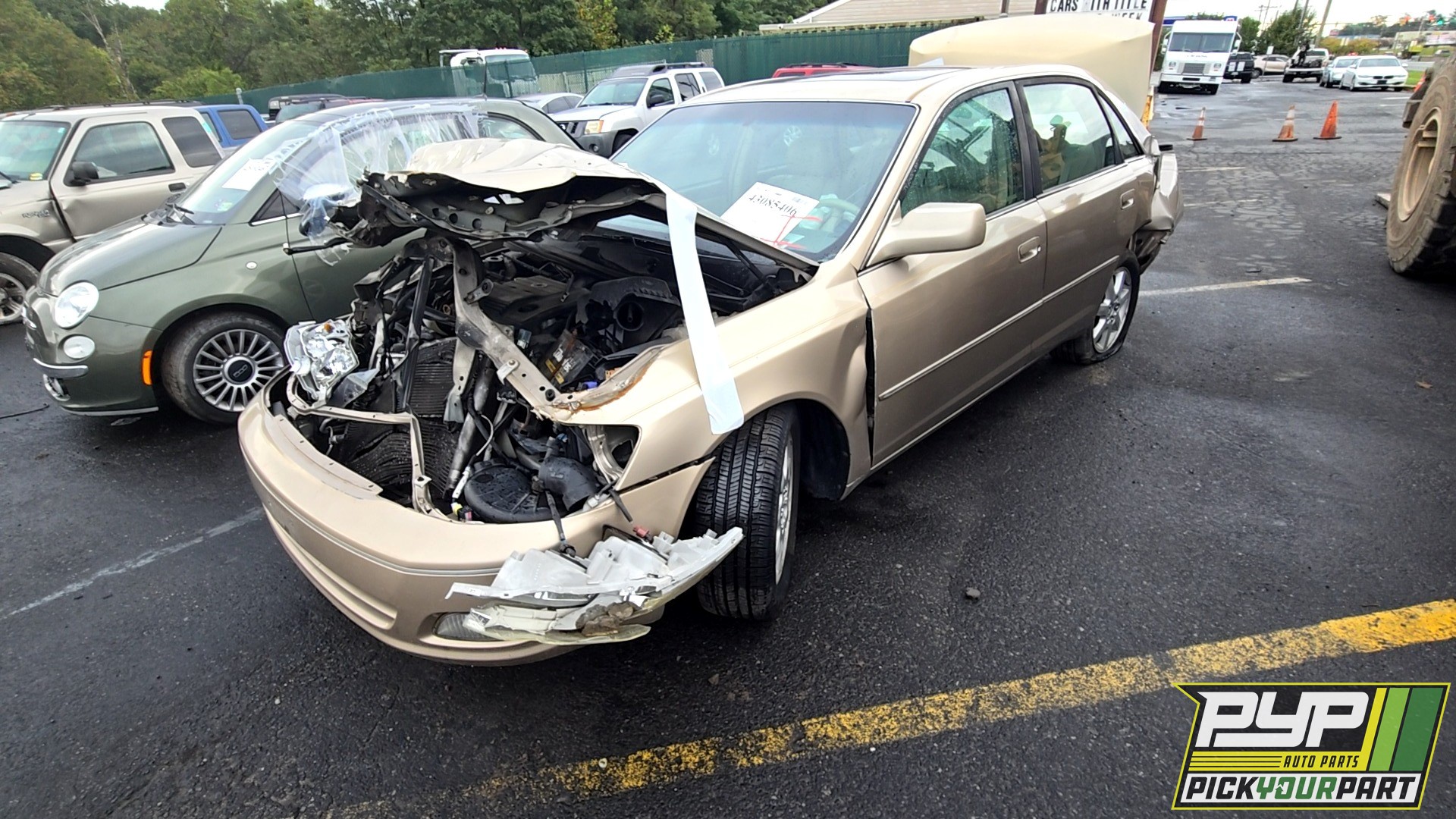 2002 TOYOTA AVALON available for parts