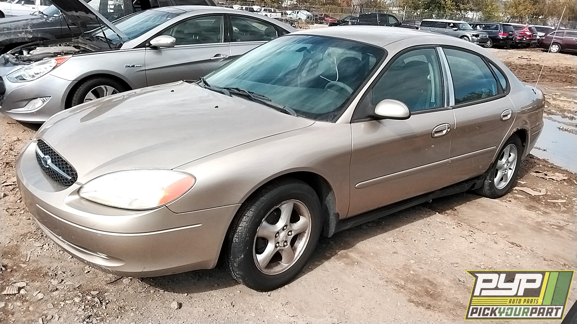 2000 FORD TAURUS available for parts