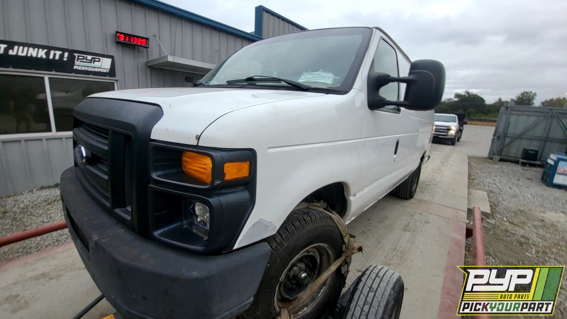 2009 FORD E-350 SUPER DUTY available for parts
