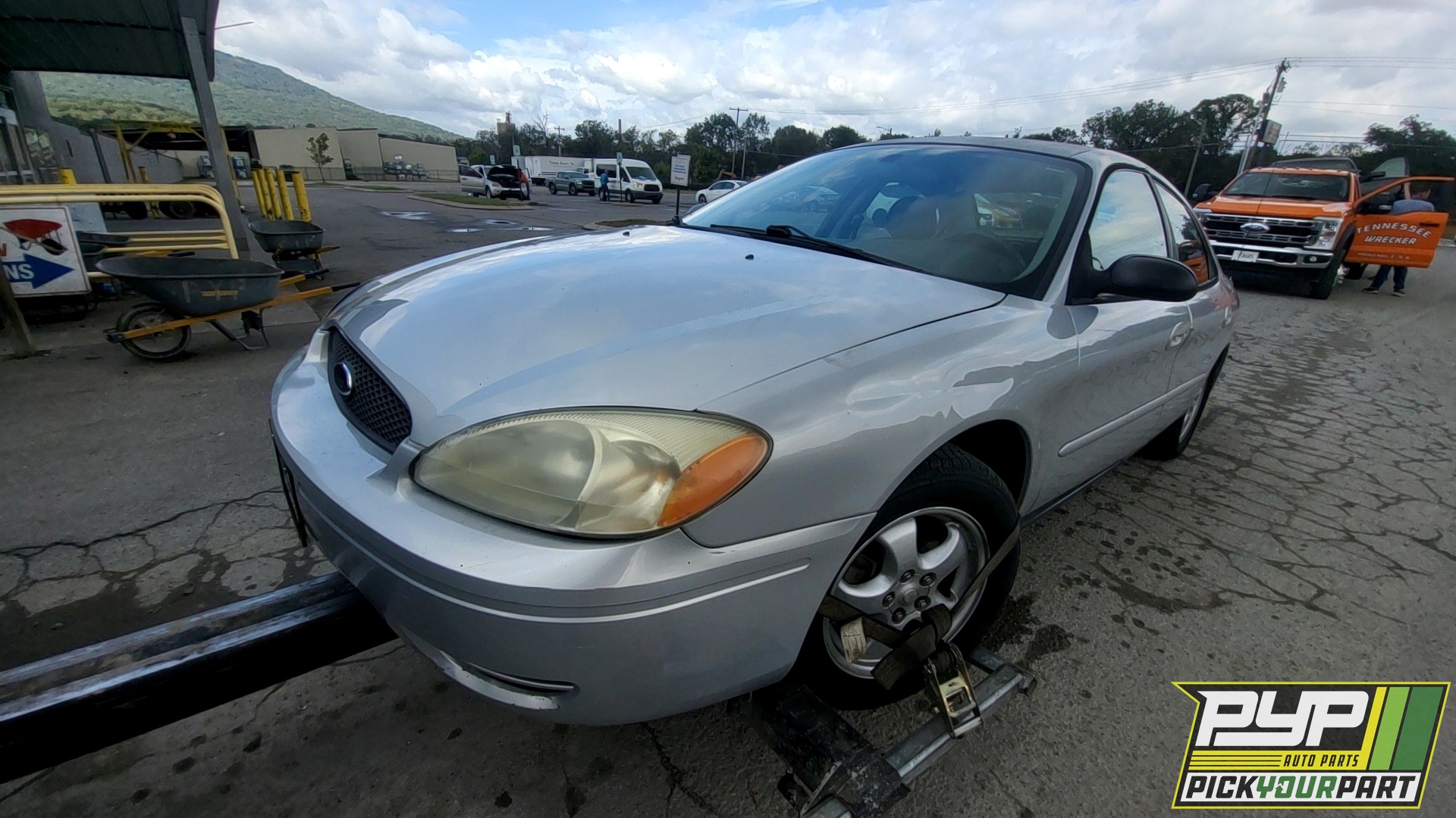 2007 FORD TAURUS available for parts