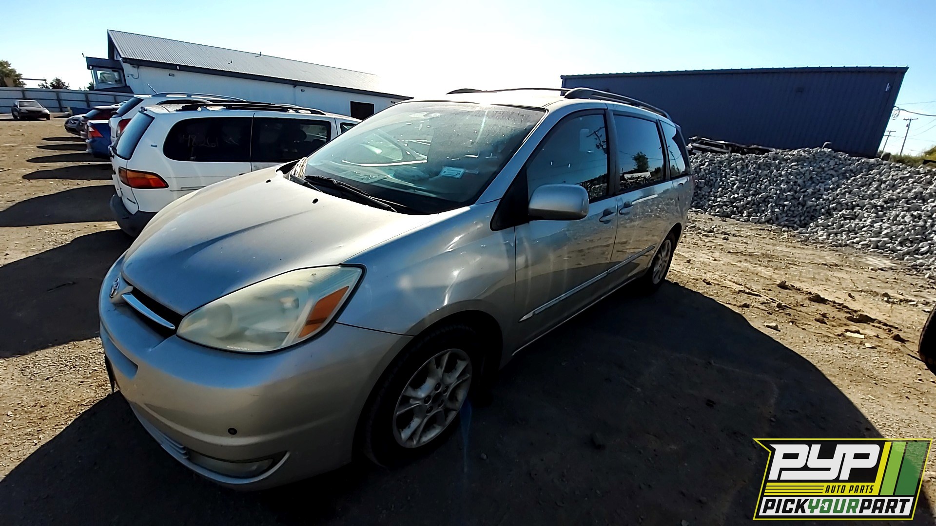 2004 TOYOTA SIENNA available for parts