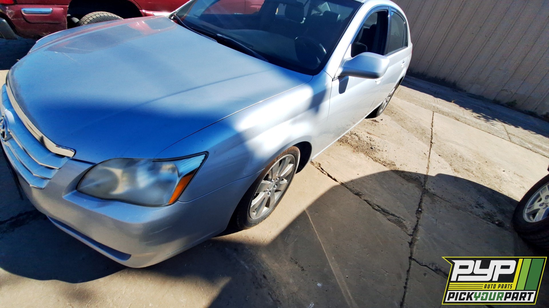 2005 TOYOTA AVALON available for parts
