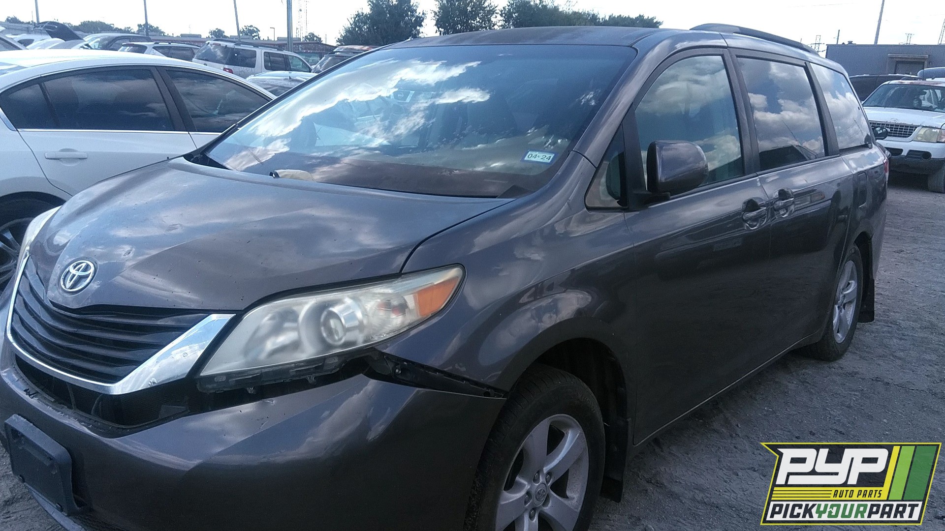 2011 TOYOTA SIENNA partes disponibles