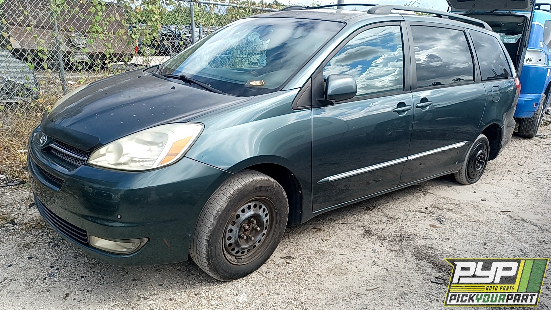2004 TOYOTA SIENNA partes disponibles