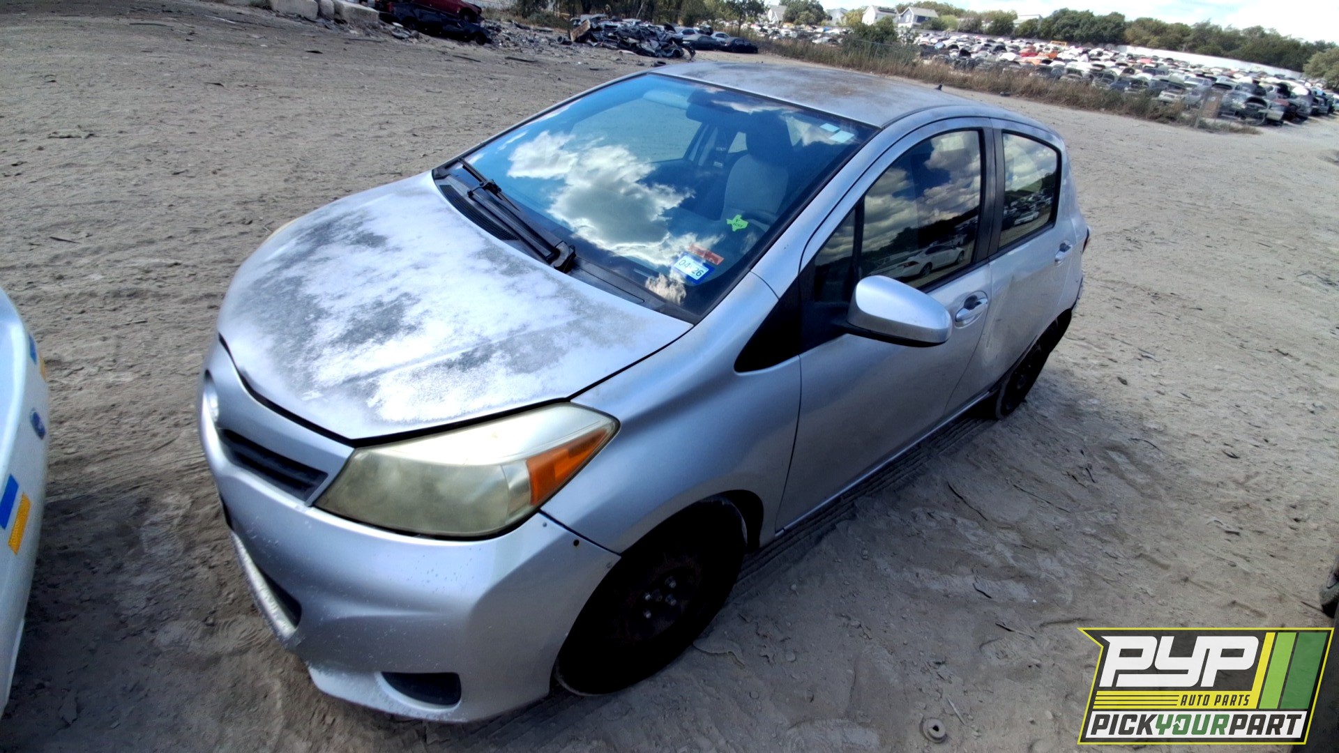 2012 TOYOTA YARIS partes disponibles