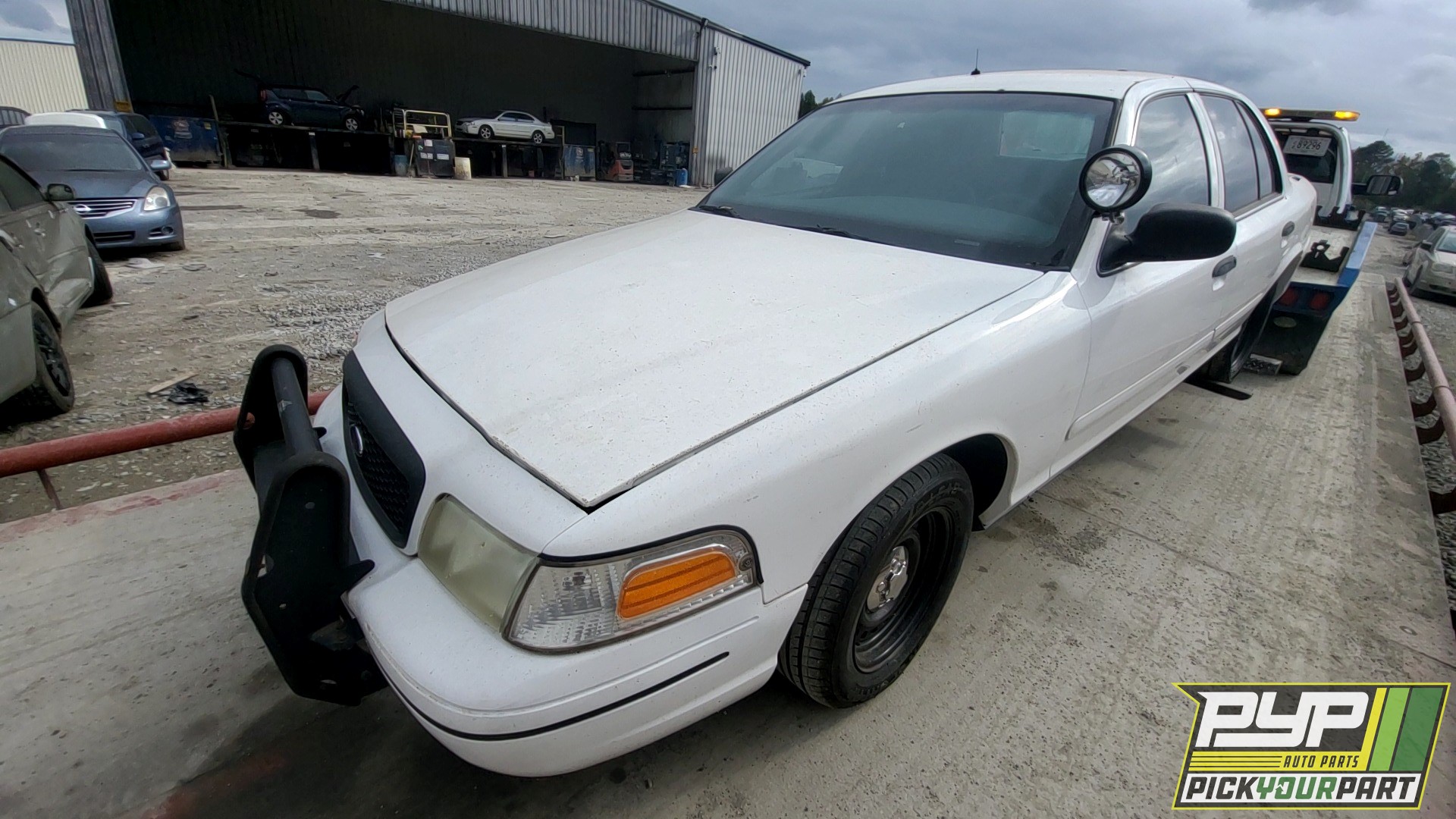 2000 FORD CROWN VICTORIA available for parts