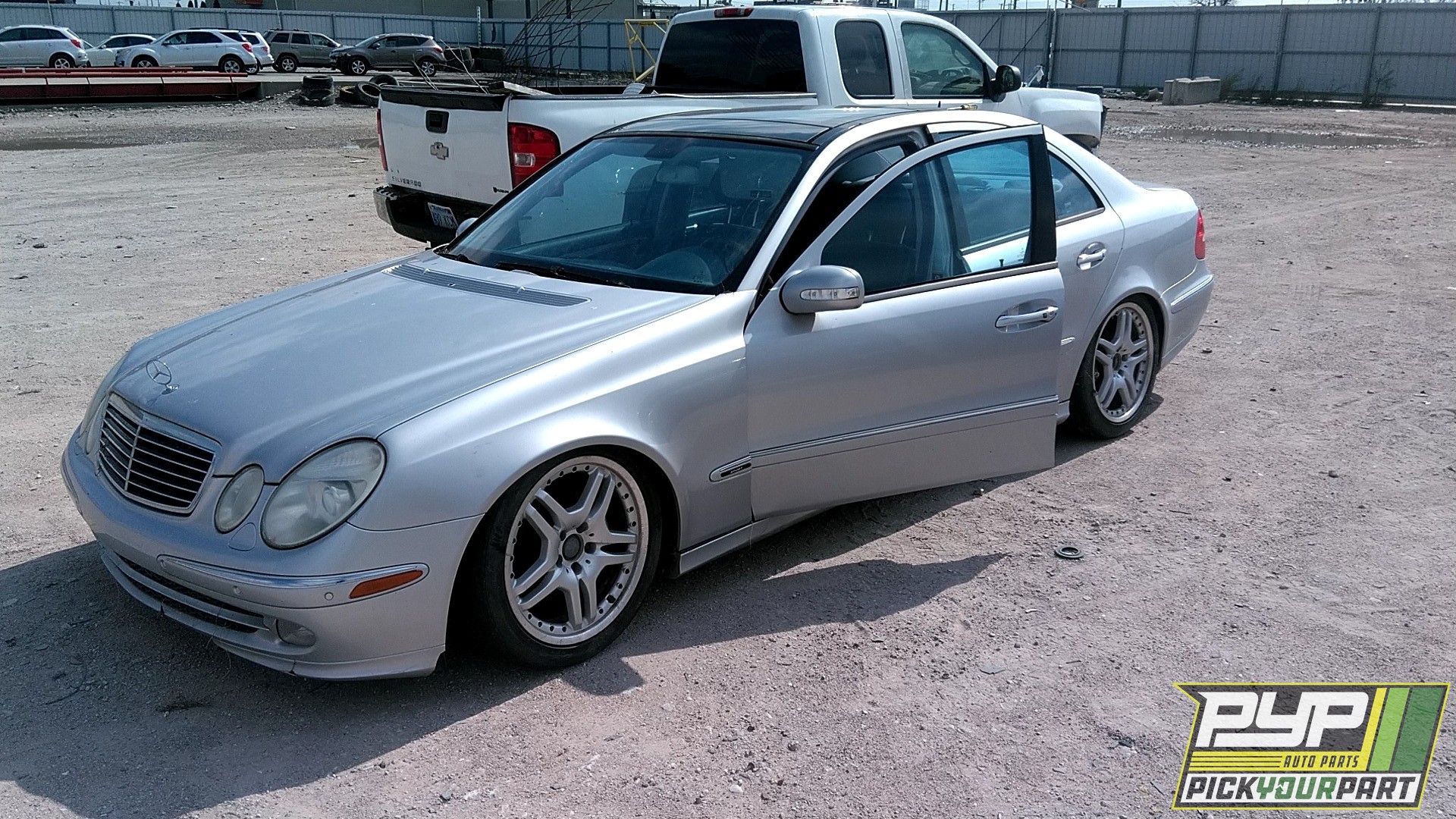 2003 MERCEDES-BENZ E500 partes disponibles