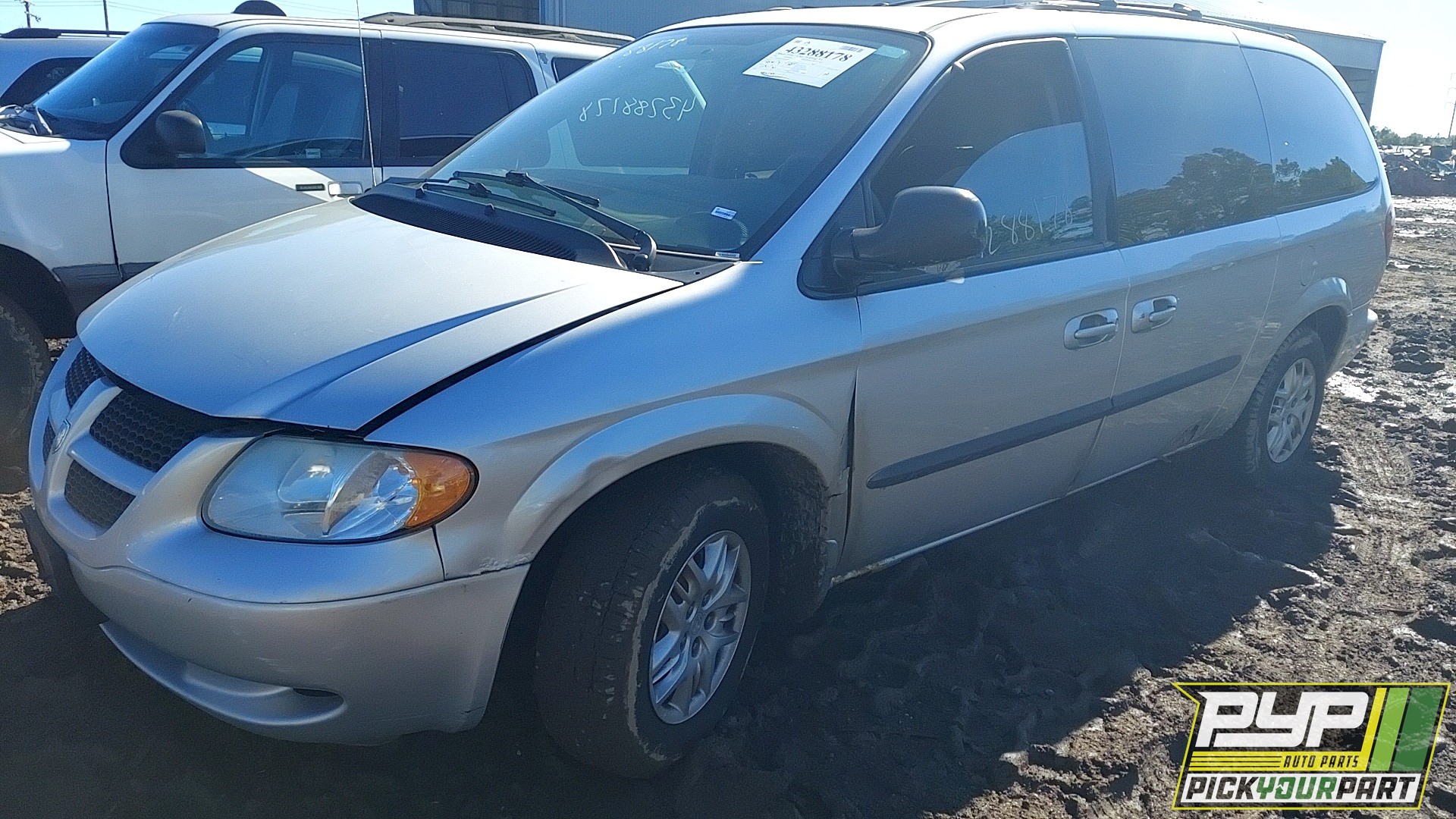 2003 DODGE GRAND CARAVAN available for parts