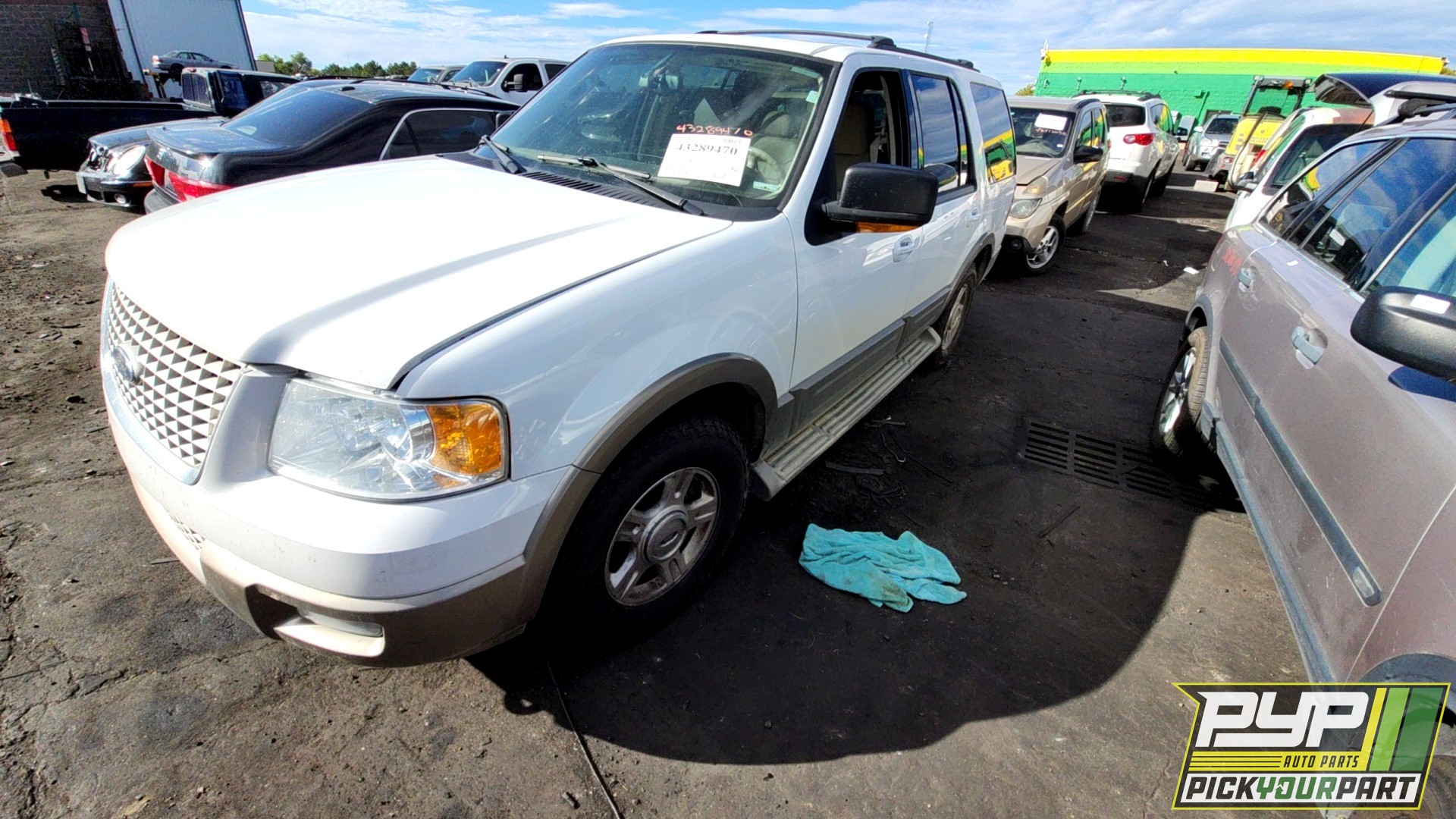 2004 FORD EXPEDITION available for parts