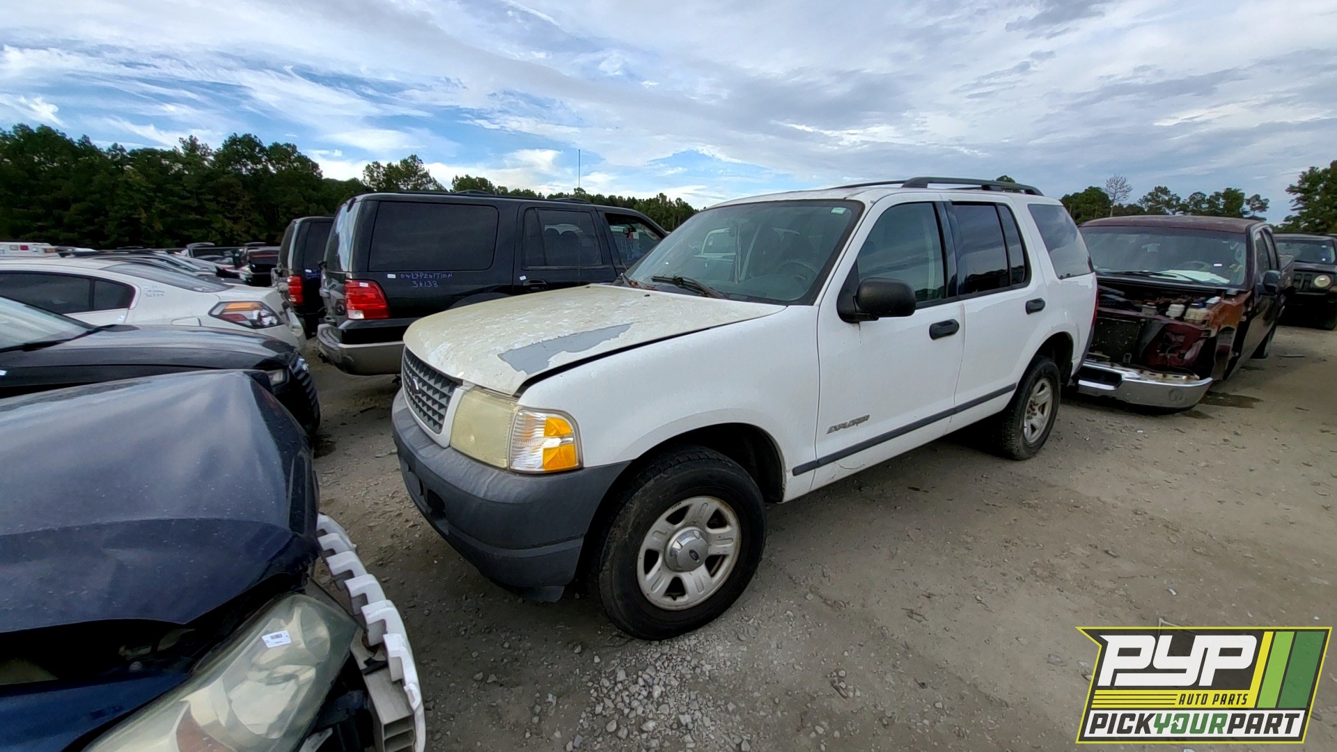 2004 FORD EXPLORER available for parts