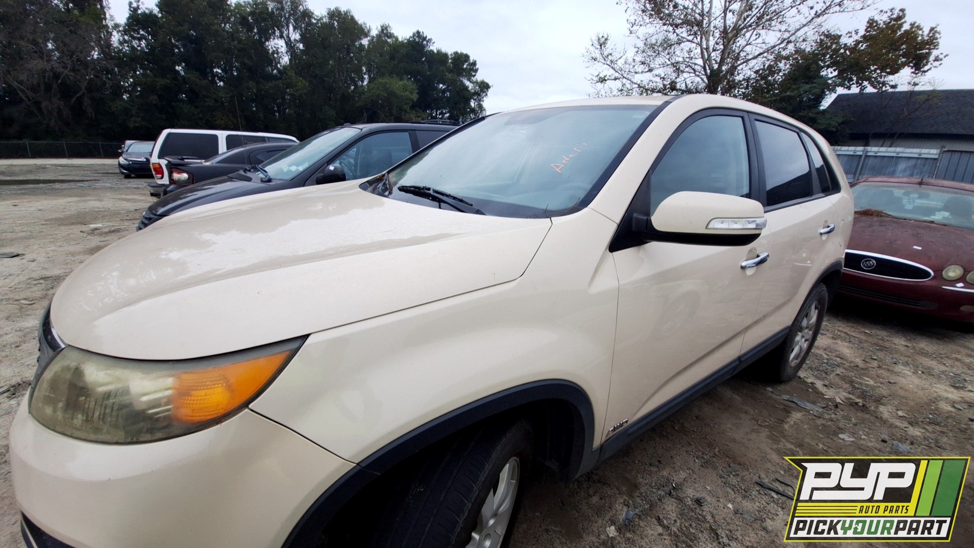 2011 KIA SORENTO available for parts