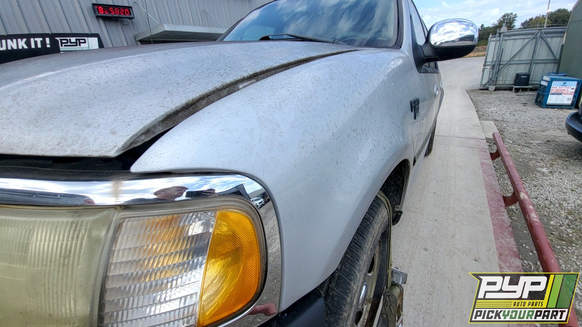 2001 FORD F-150 available for parts