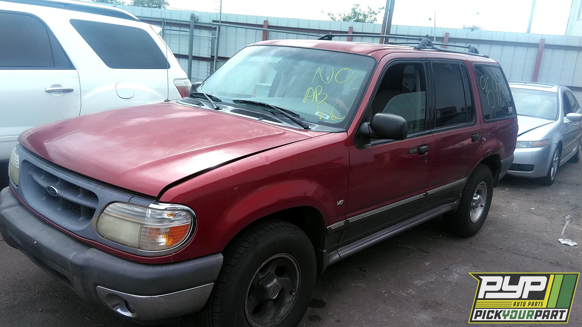 2000 FORD EXPLORER available for parts