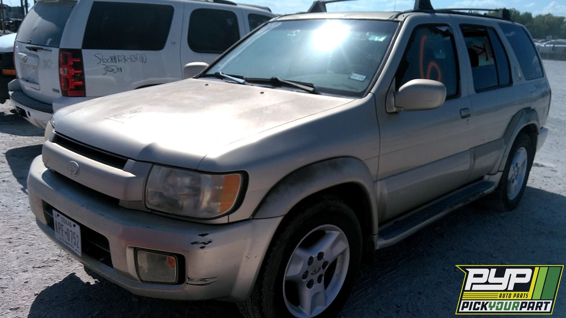2001 INFINITI QX4 available for parts