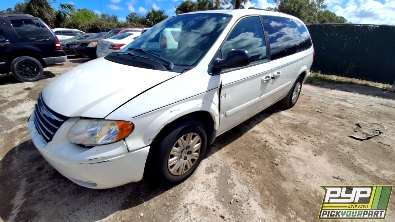 2005 CHRYSLER TOWN & COUNTRY partes disponibles