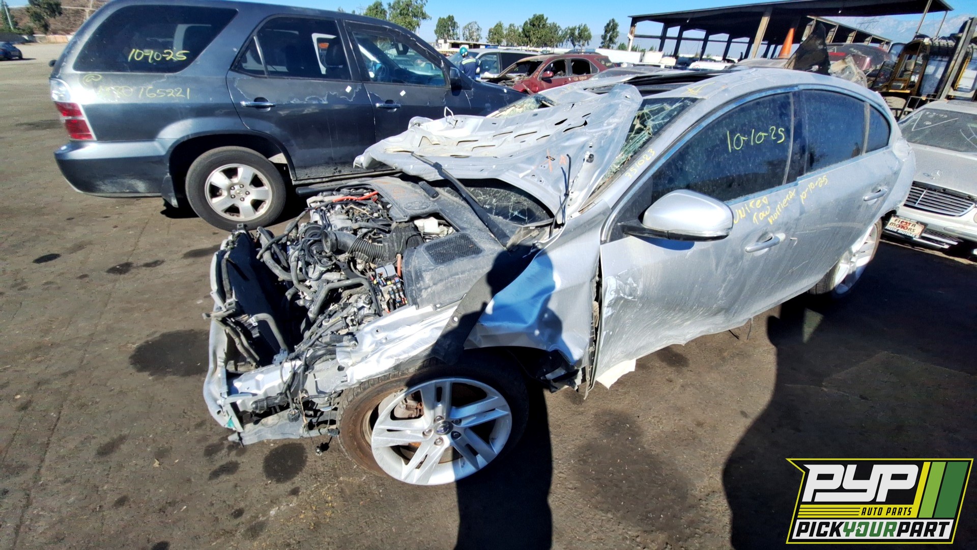 2015 VOLVO S60 available for parts