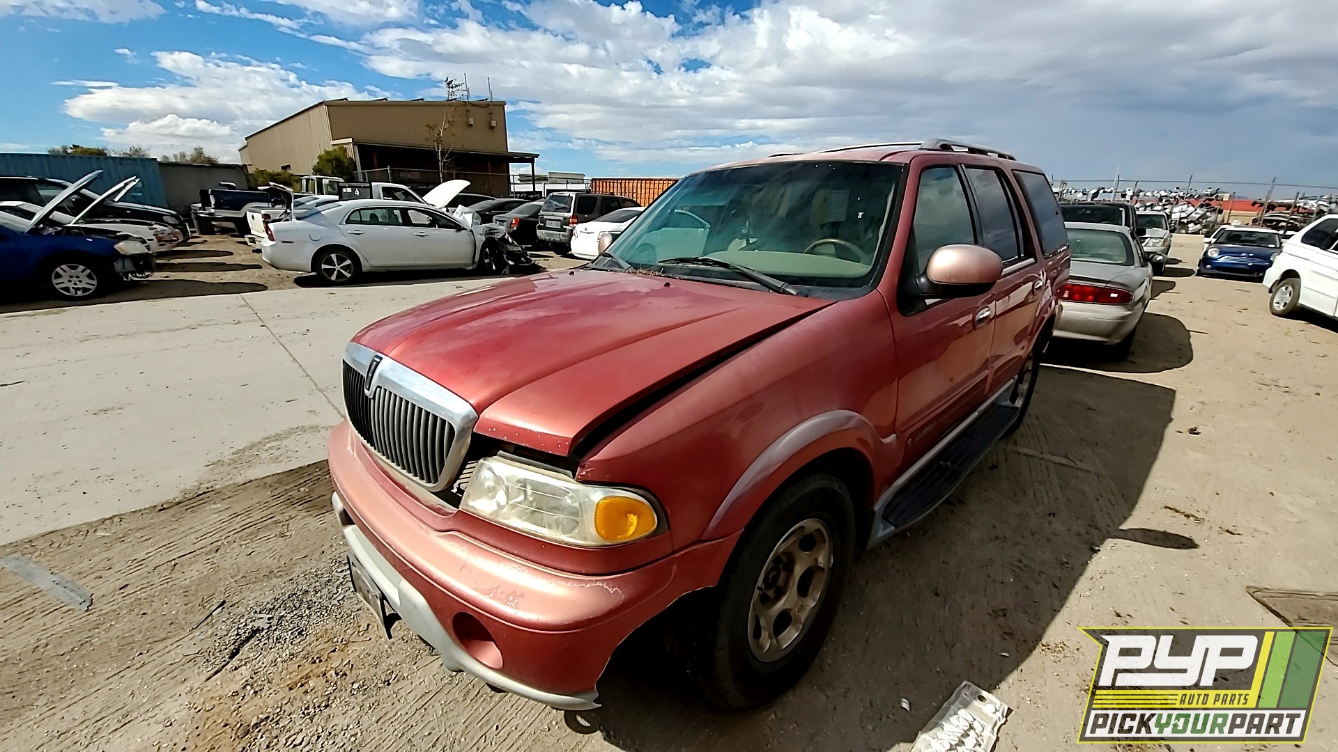 2001 LINCOLN NAVIGATOR available for parts