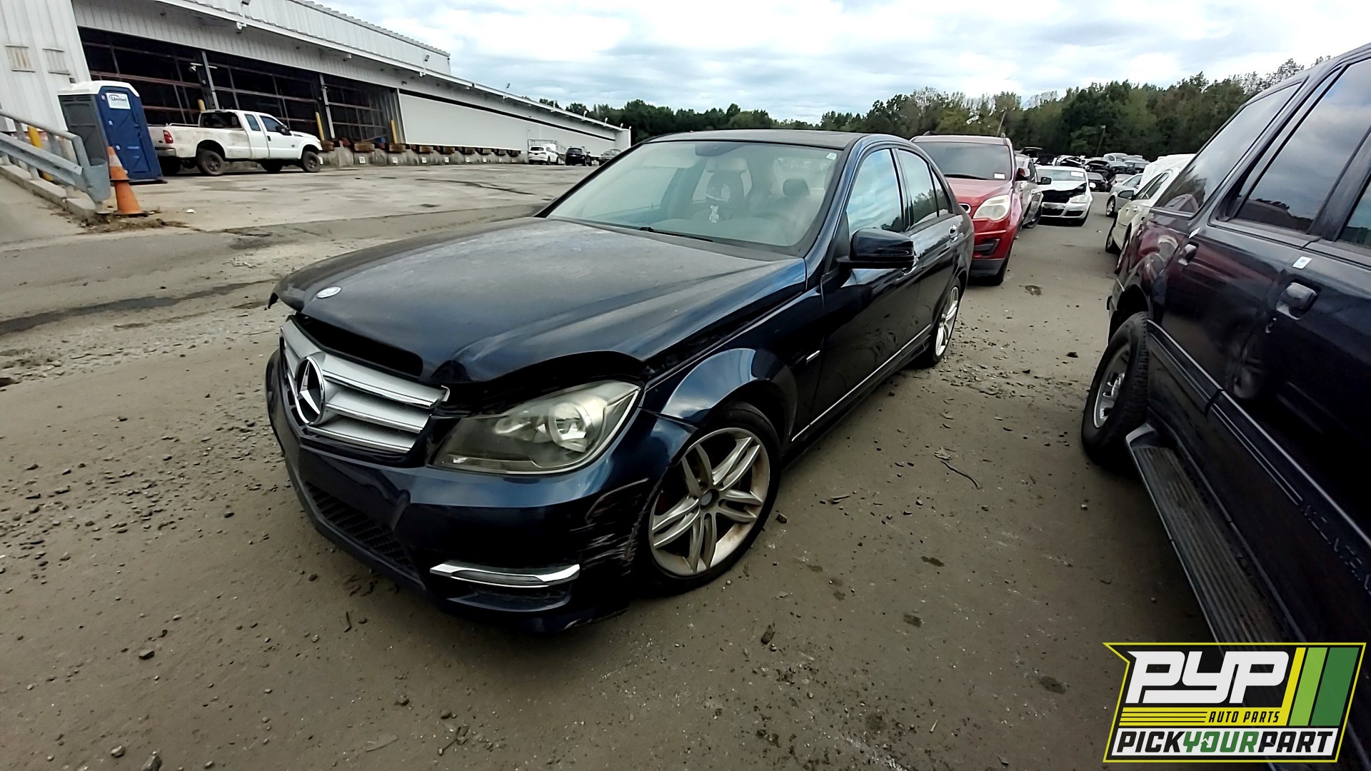 2012 MERCEDES-BENZ C250 partes disponibles