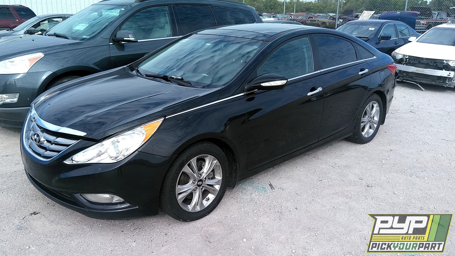 2013 HYUNDAI SONATA available for parts