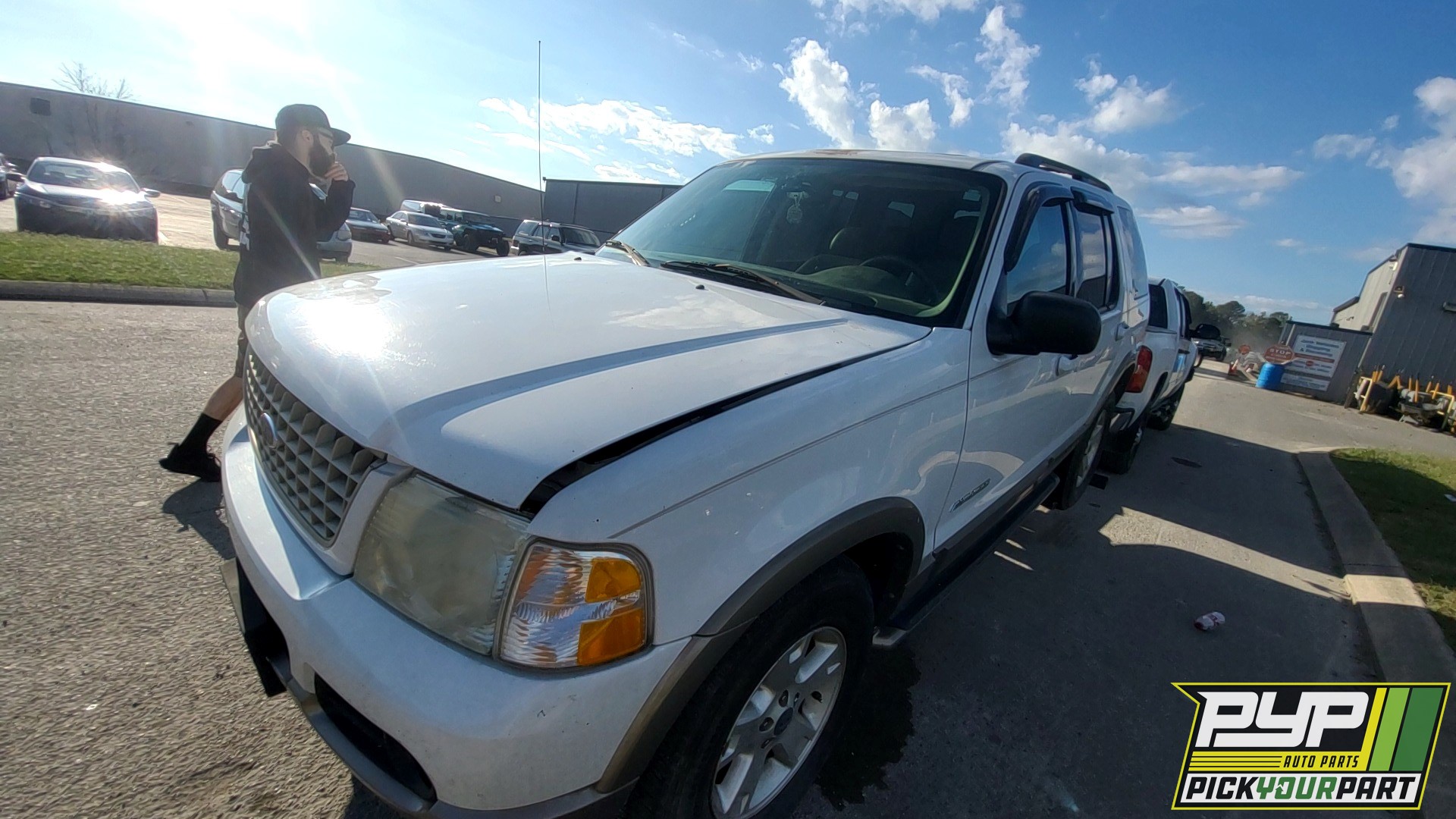 2004 FORD EXPLORER available for parts