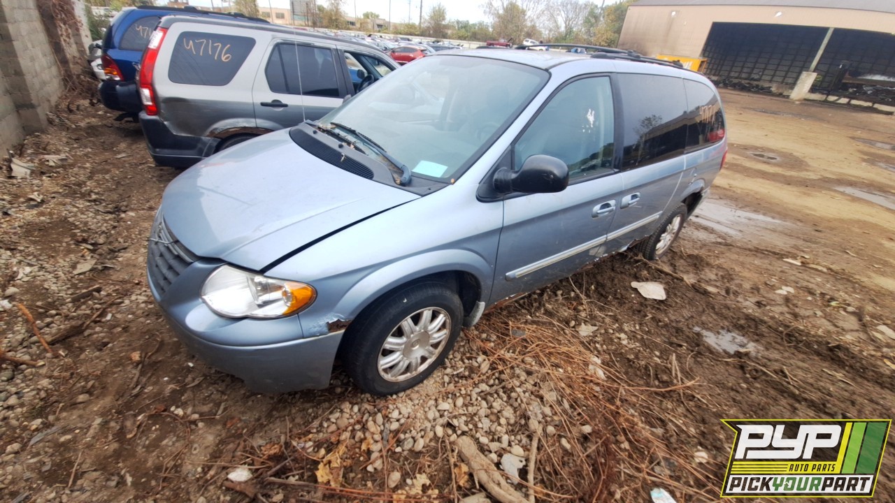 2006 CHRYSLER TOWN & COUNTRY available for parts