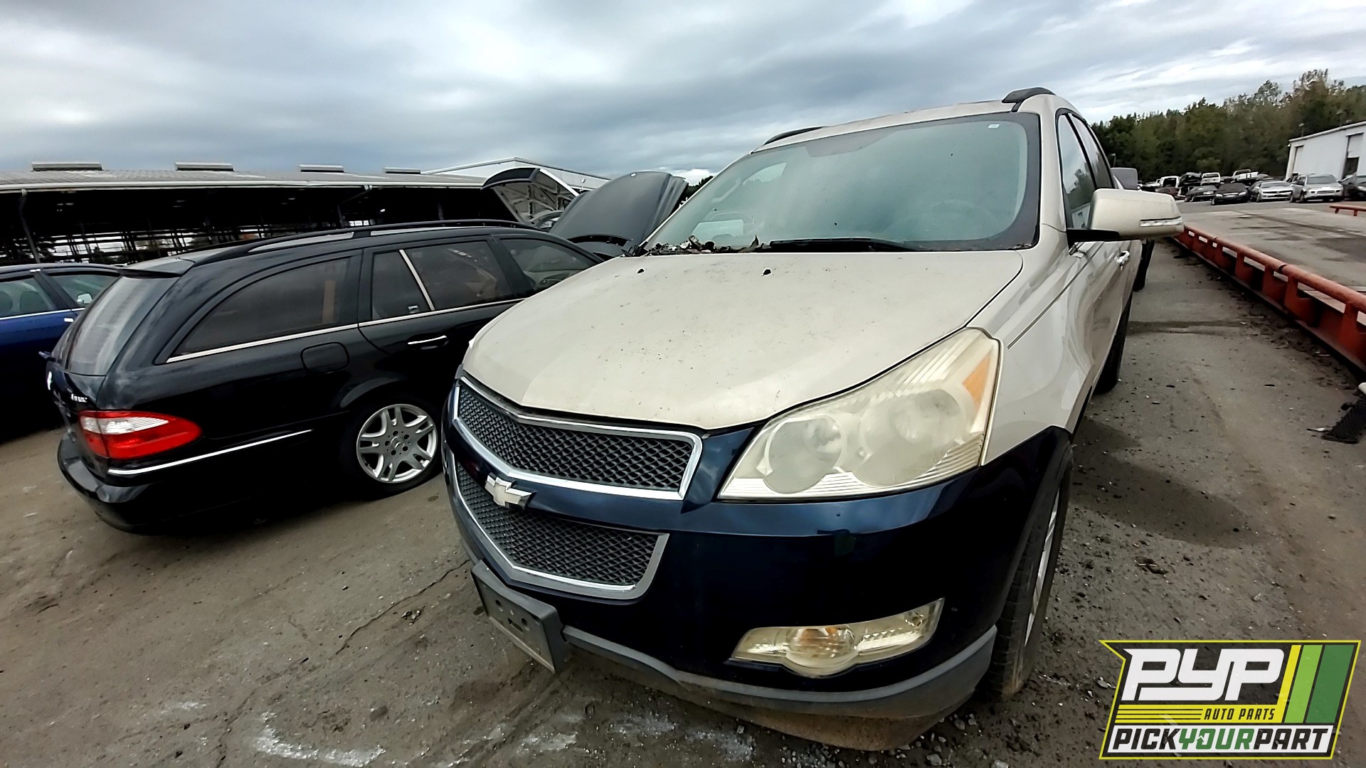2010 CHEVROLET TRAVERSE available for parts