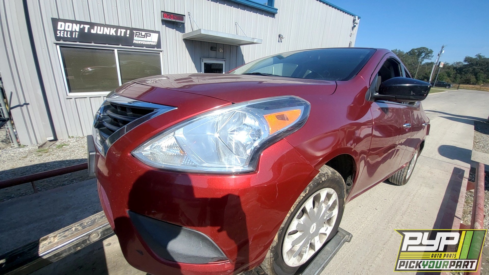 2017 NISSAN VERSA partes disponibles