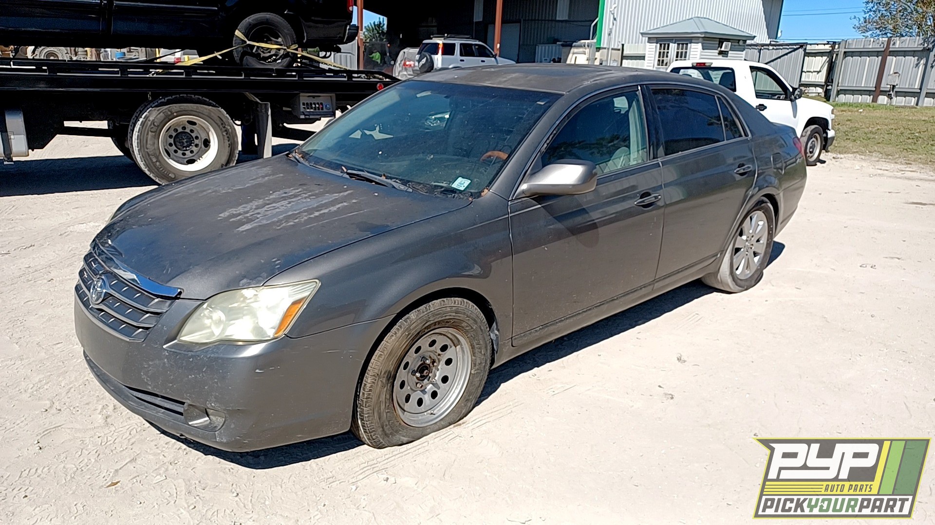 2006 TOYOTA AVALON available for parts