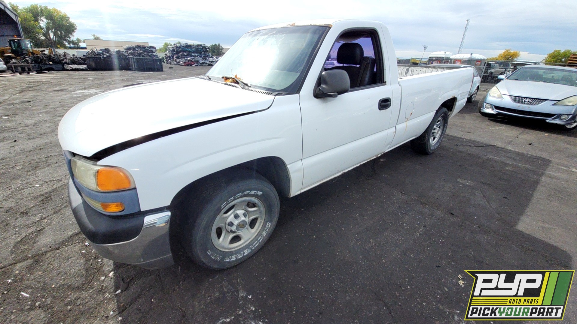 2002 GMC SIERRA 1500 available for parts