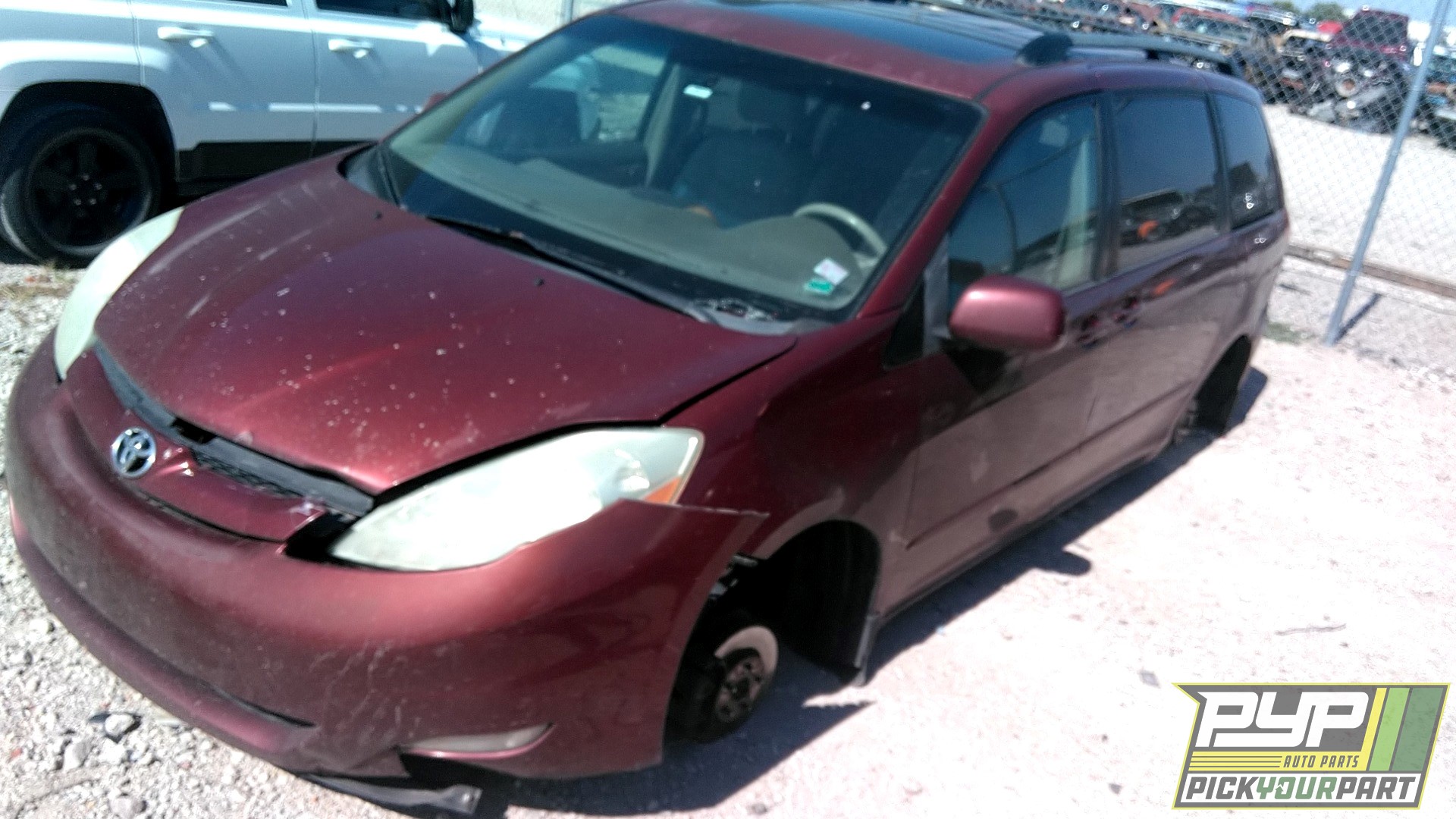 2006 TOYOTA SIENNA available for parts