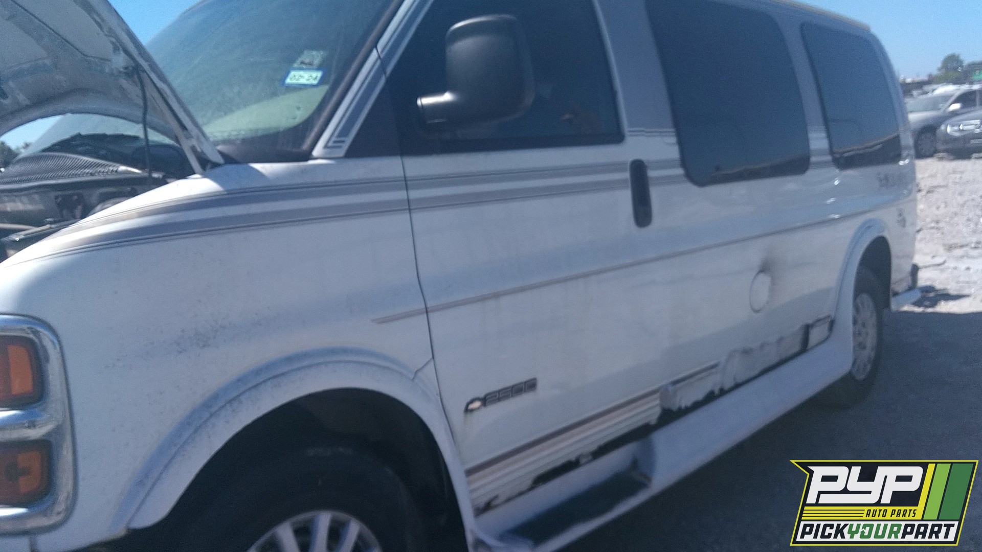 2000 CHEVROLET EXPRESS 2500 available for parts