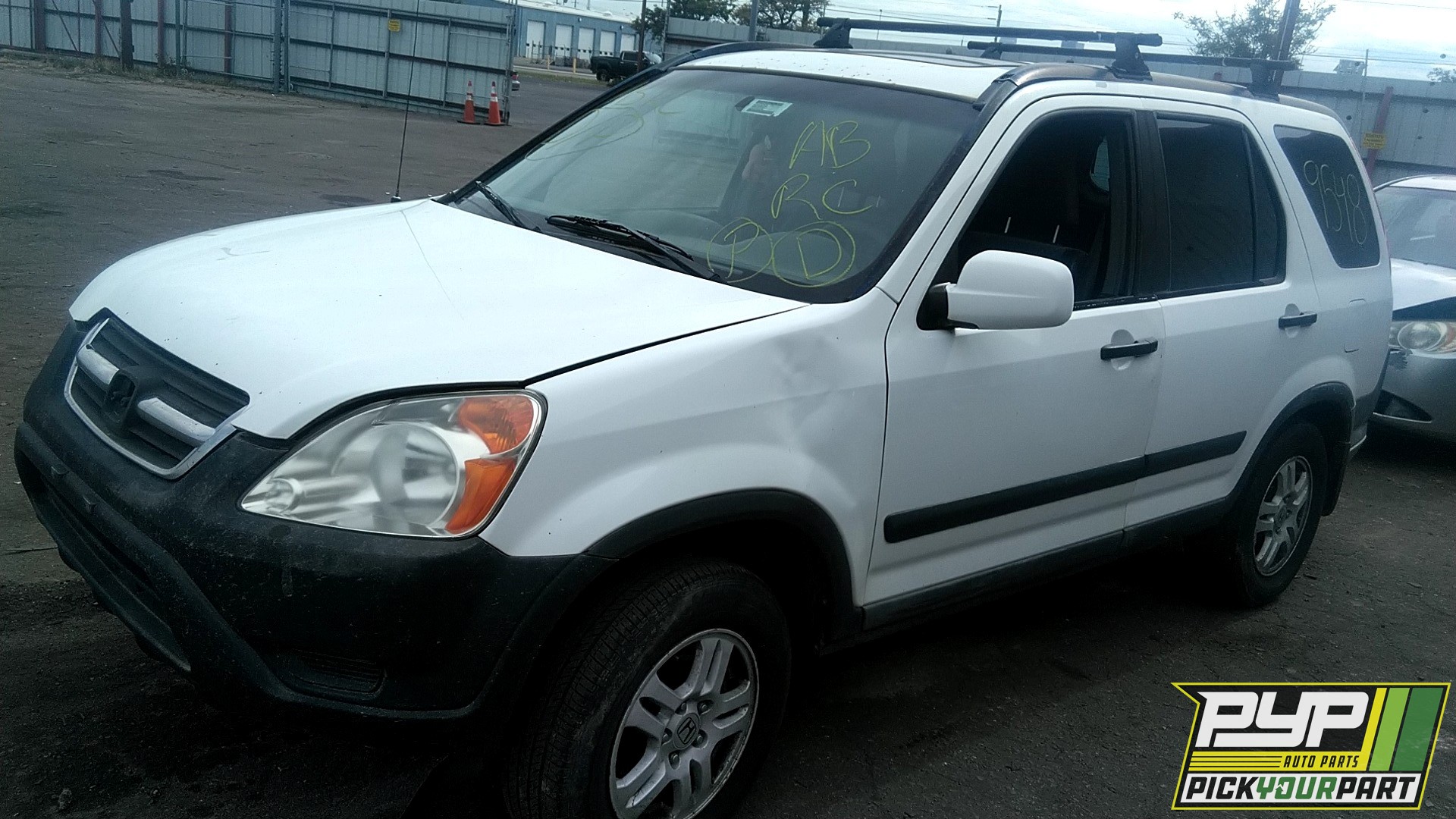 2003 HONDA CR-V available for parts