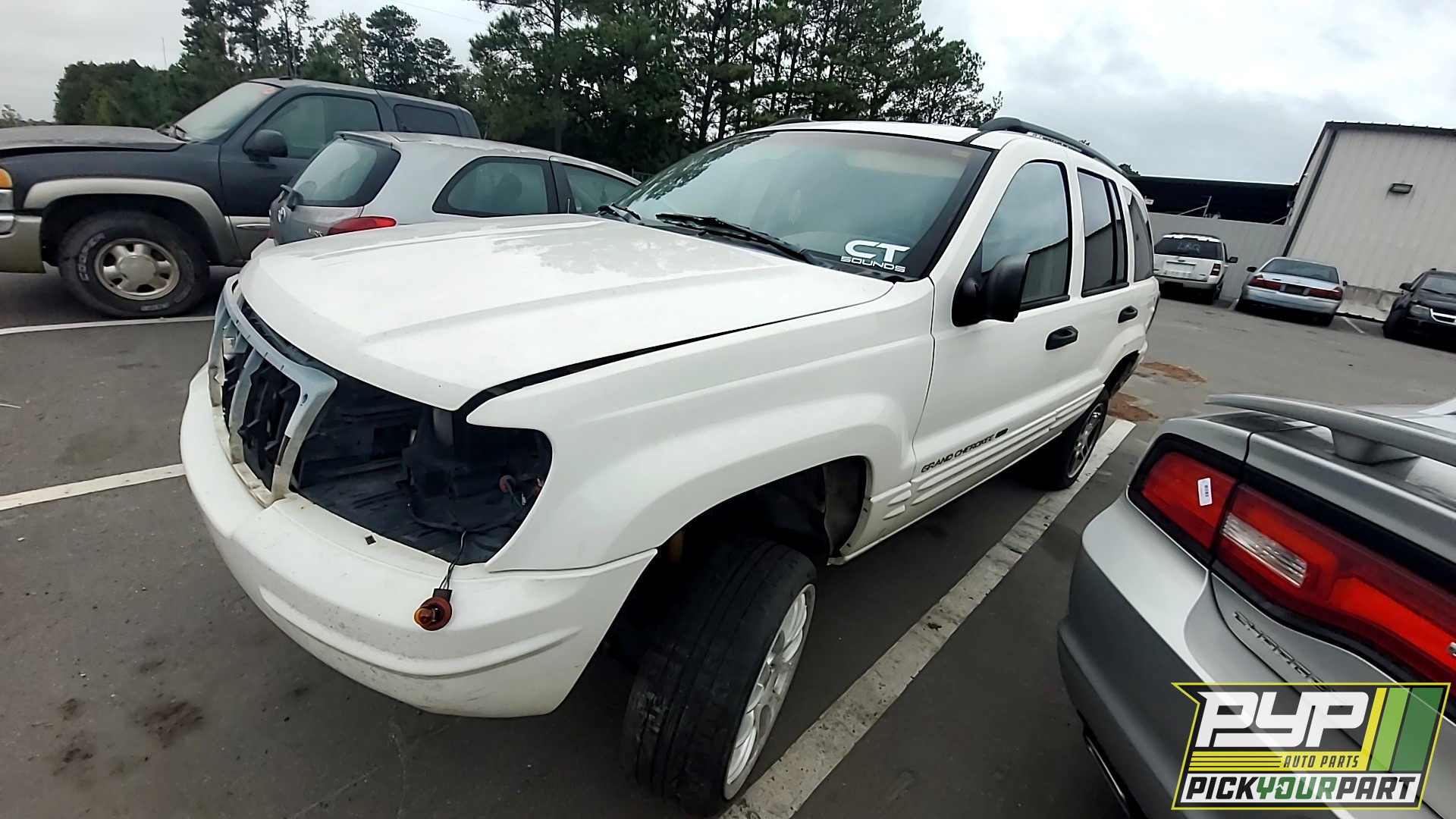 2002 JEEP GRAND CHEROKEE available for parts